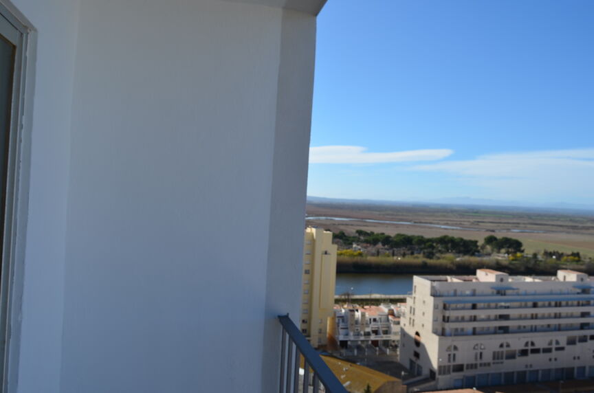 Studio 50m from the beach OPPORTUNITY
