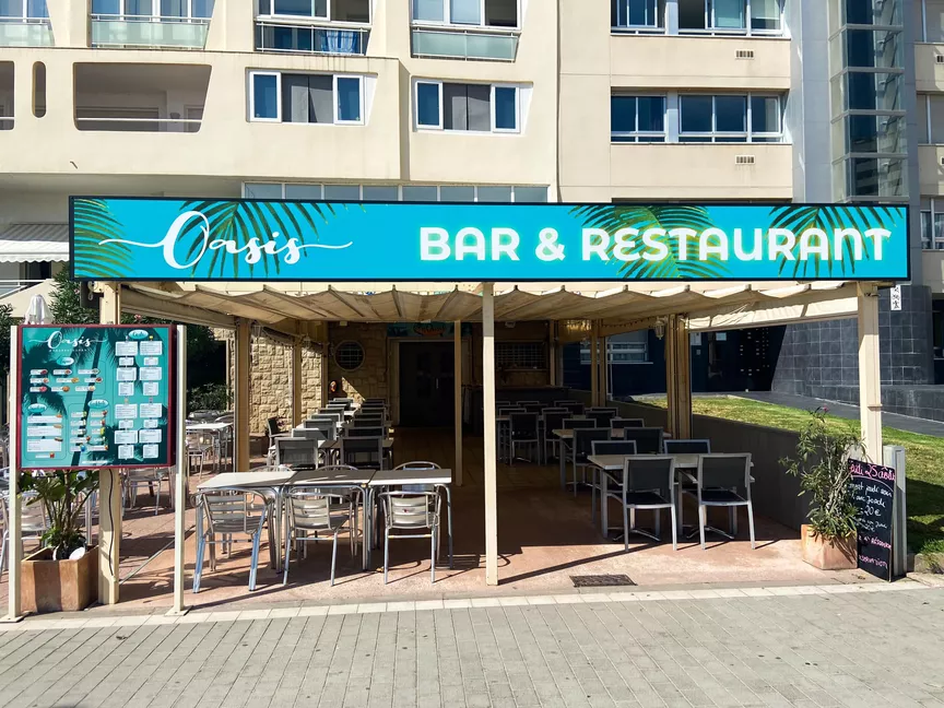 Bar restaurante Empuriabrava paseo marítimo