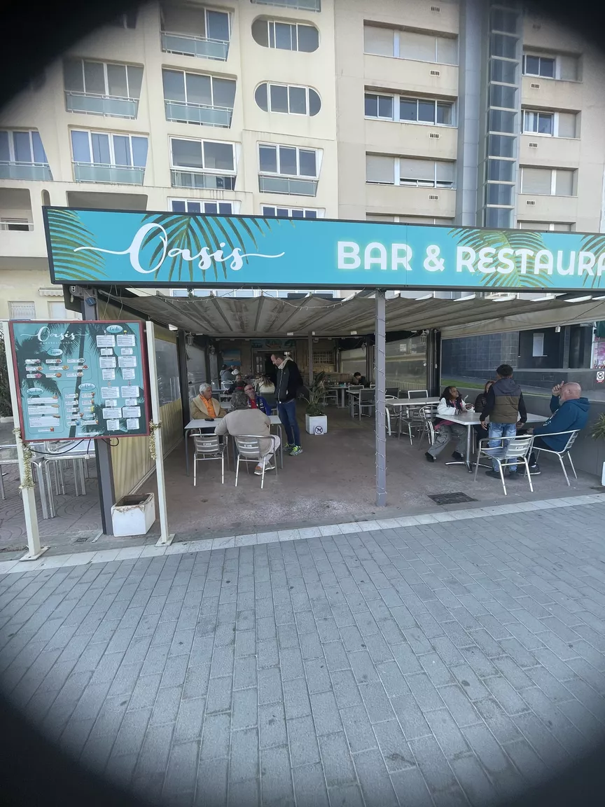 Bar restaurant face à la plage d'Empuriabrava