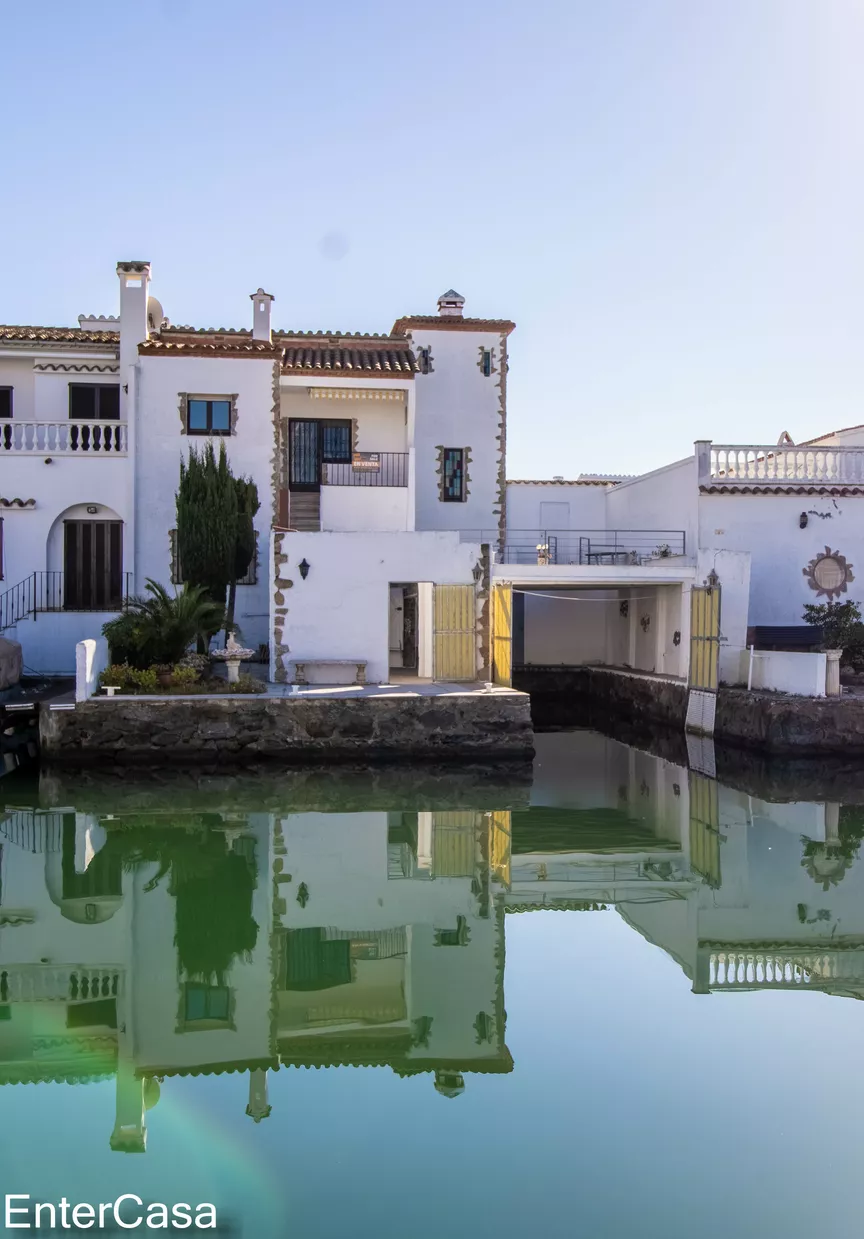 Incroyable maison à Empuriabrava avec 2 amarres !