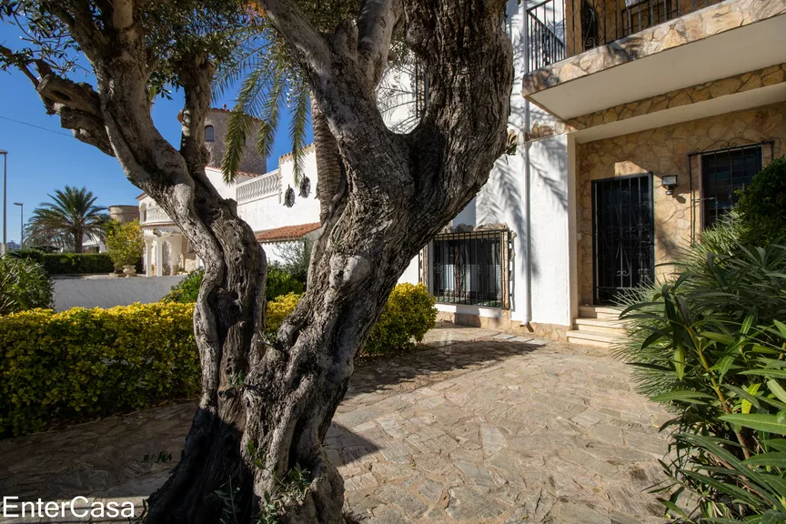 Incroyable maison à Empuriabrava avec 2 amarres !