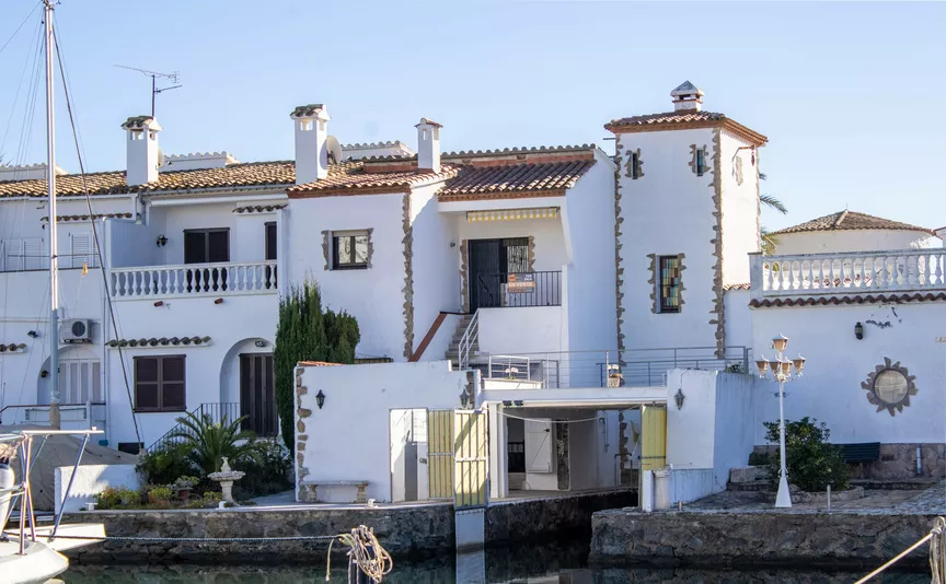 Incroyable maison à Empuriabrava avec 2 amarres !