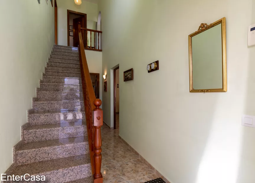 Maison confortable de 3 chambres avec piscine et garage à Empuriabrava, près de la plage