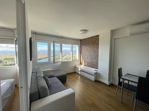 Découvrez cet appartement charmant de 2 chambres, à quelques pas de la belle plage d'Empuriabrava.