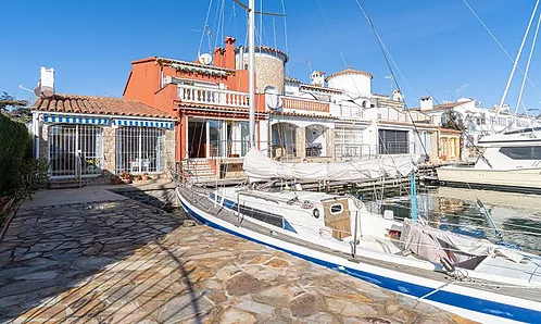 Maison de ville vue canal proche plage